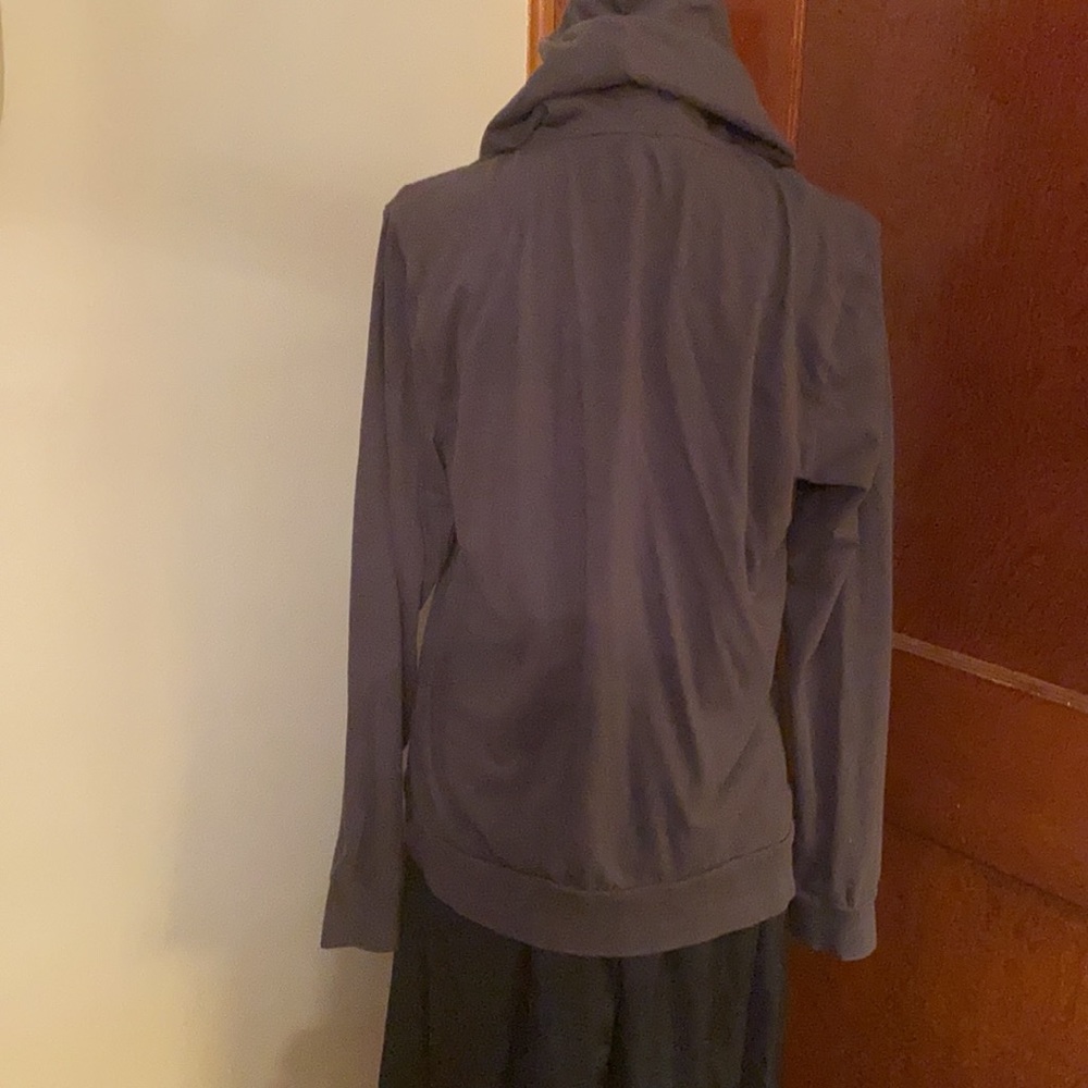 ⚡️⚡️5/$20🌈Grey Sweatshirt size extra large🌈 - Picture 3 of 4